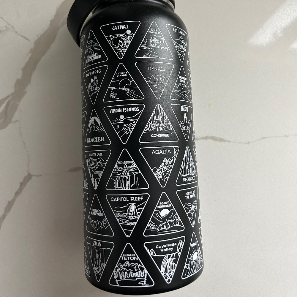 Wondery Outdoors Parks of the USA Bucket List Bottle Black NWT